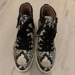Paola Nita Snakeskin Wedge Sneaker size 6.5